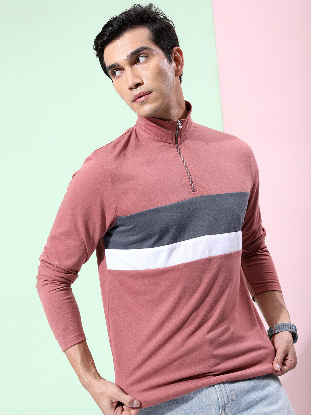 HIGHLANDER Colourblocked High Neck Casual T-shirt