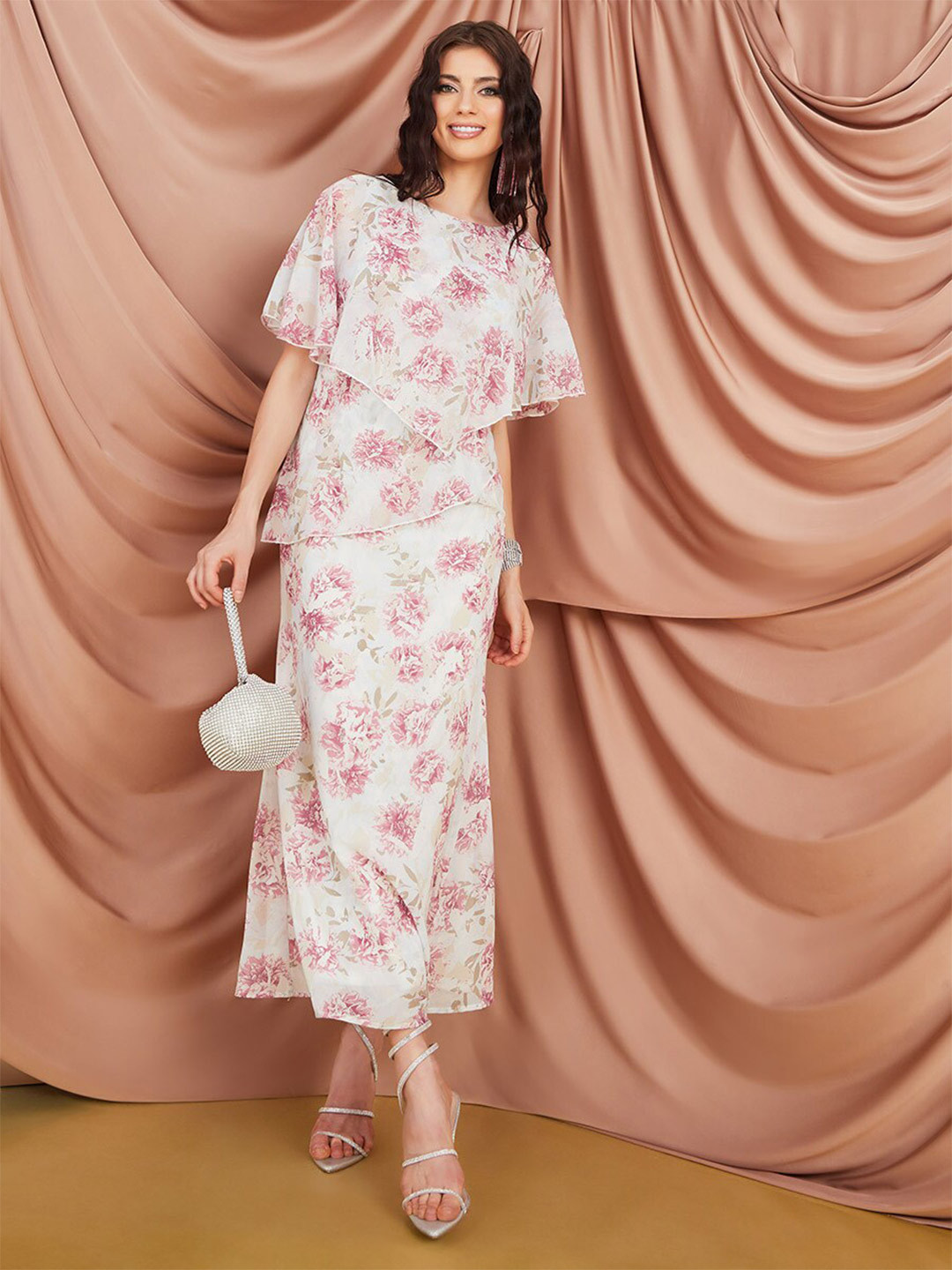 Styli Cream-Coloured Floral Printed Cape Sleeves Maxi Dress