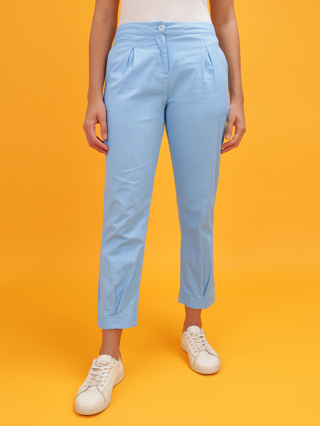 Freehand by The Indian Garage Co Women Blue Tapered Fit Pleated Cigarette Pure Cotton Trousers
