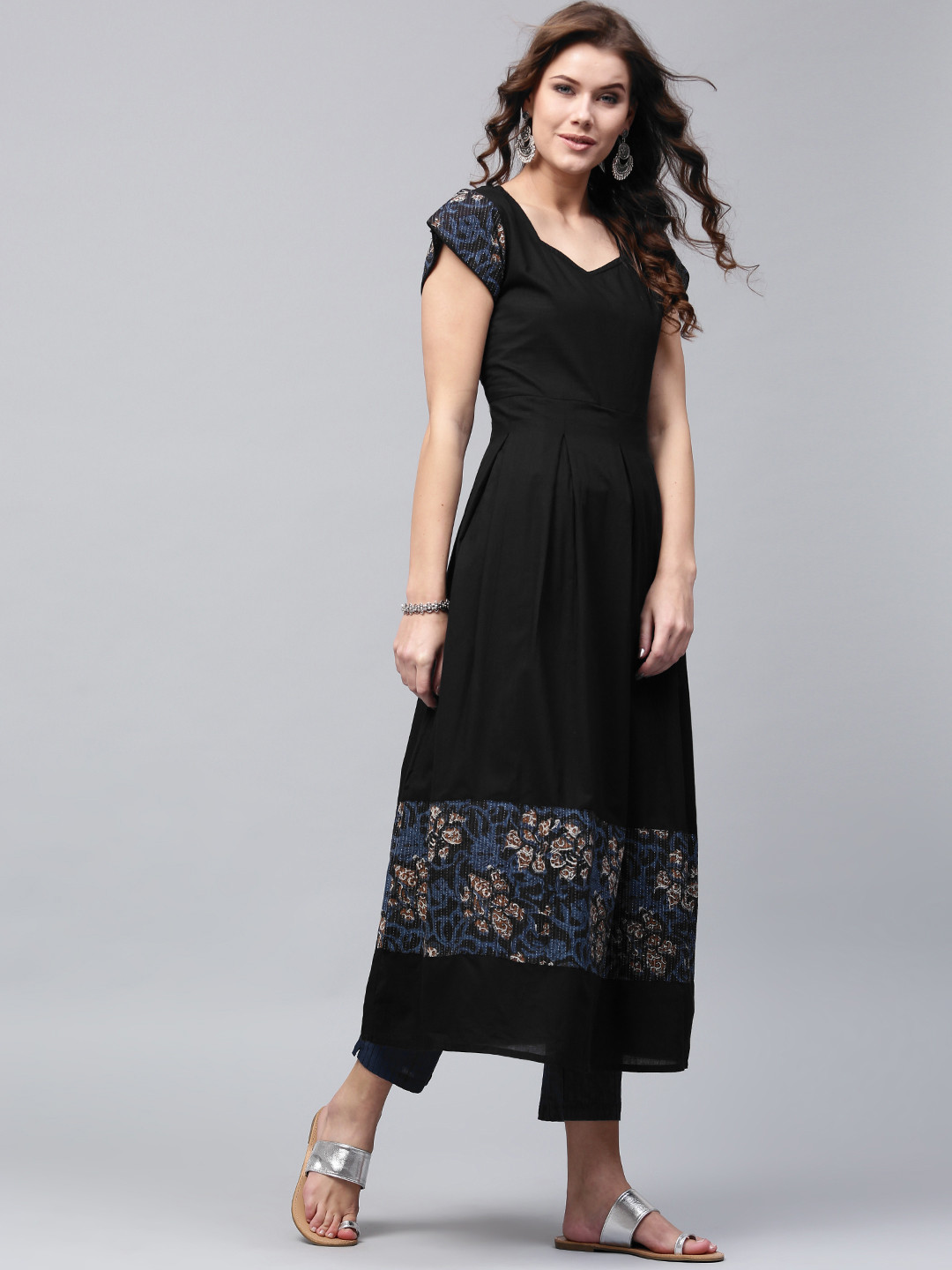 aks black solid kurta