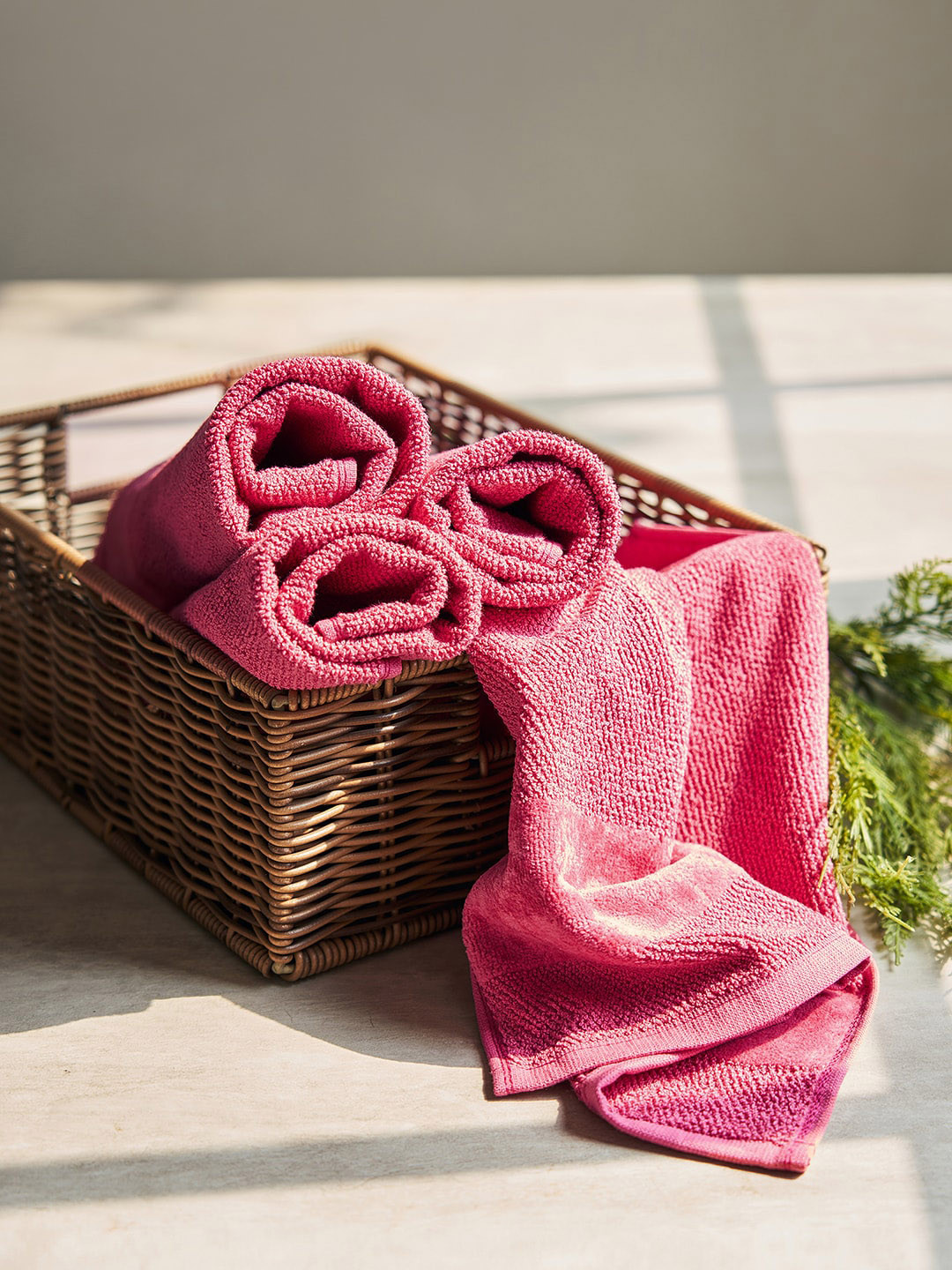 Pure Home and Living Pink 4 Pieces 550 GSM Cotton Hand Towels