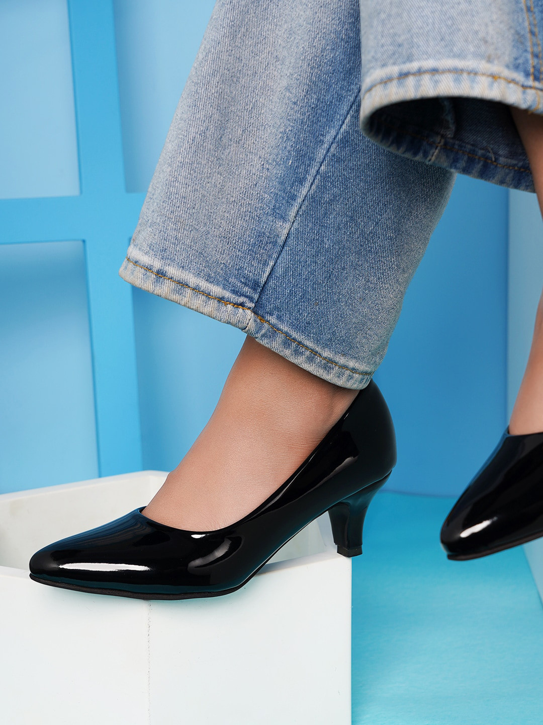 DressBerry Black Pointed Toe Kitten Heel Pumps