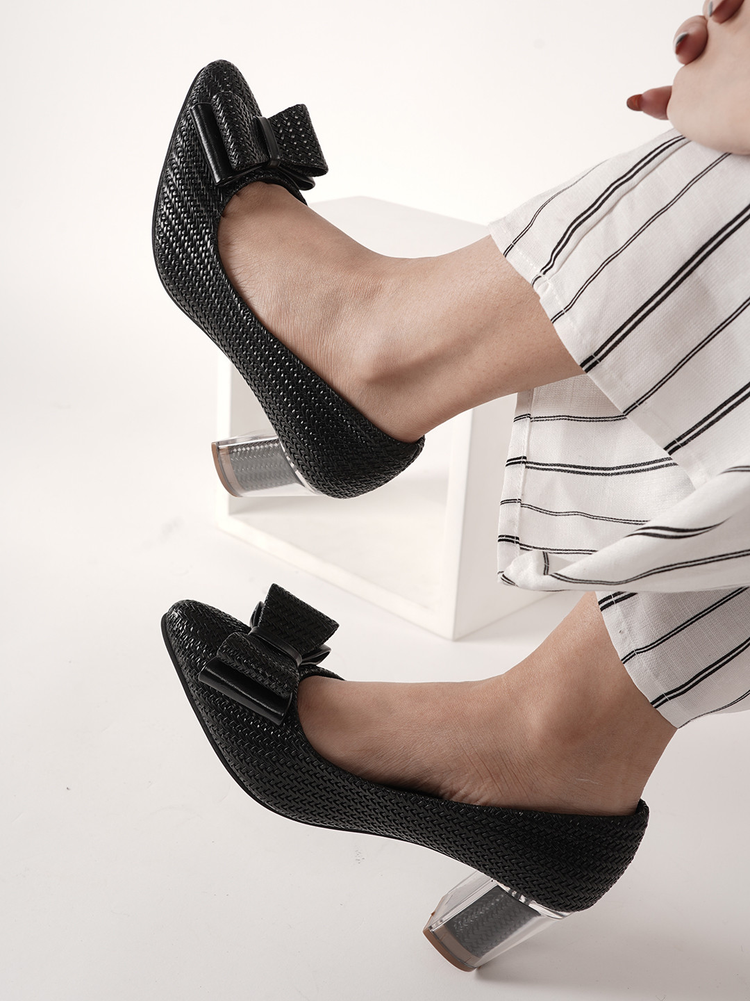 DressBerry Black Textured Bow Detail Block Heel Pumps