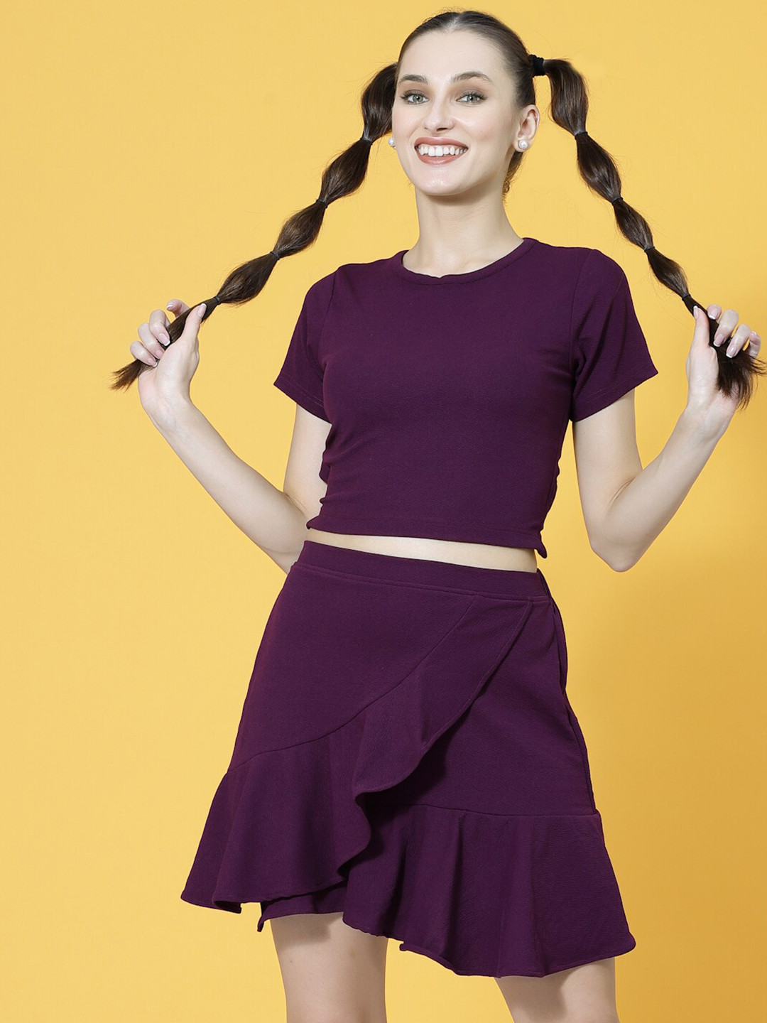 Oomph! Black Styled Back Round Neck Short Sleeves Crop Regular Top