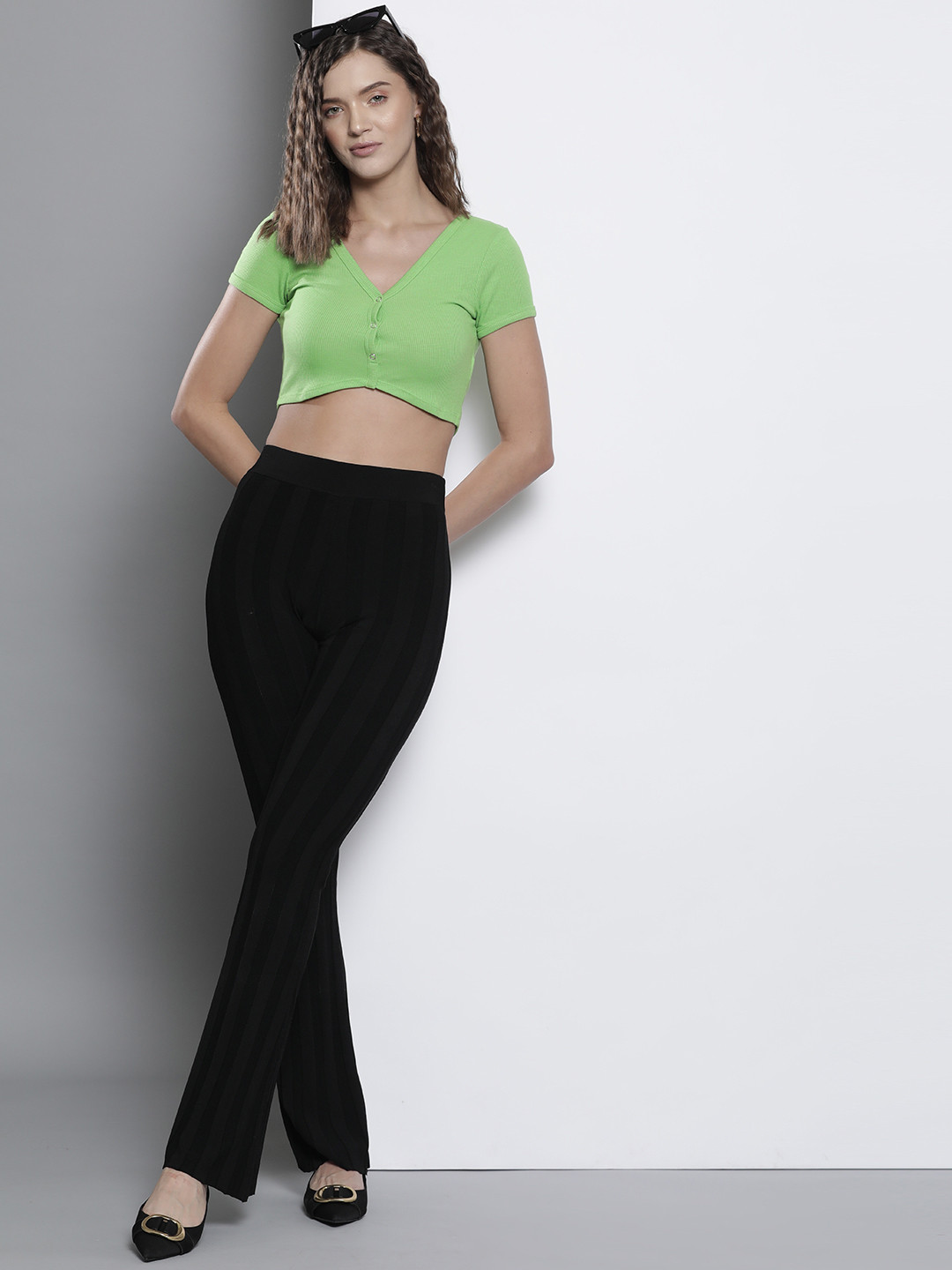 NA-KD Ribbed V-Neck Button-Up Crop Top