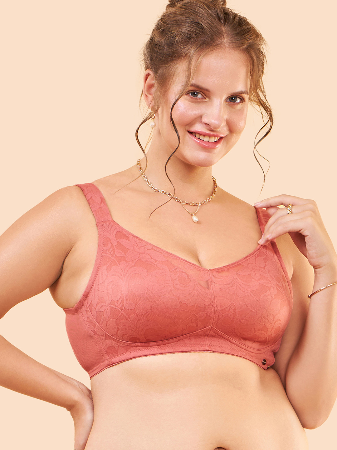Enamor Non Padded Non-Wired Full Coverage Smooth Molded Cups, Lace Detailing Everyday Bra