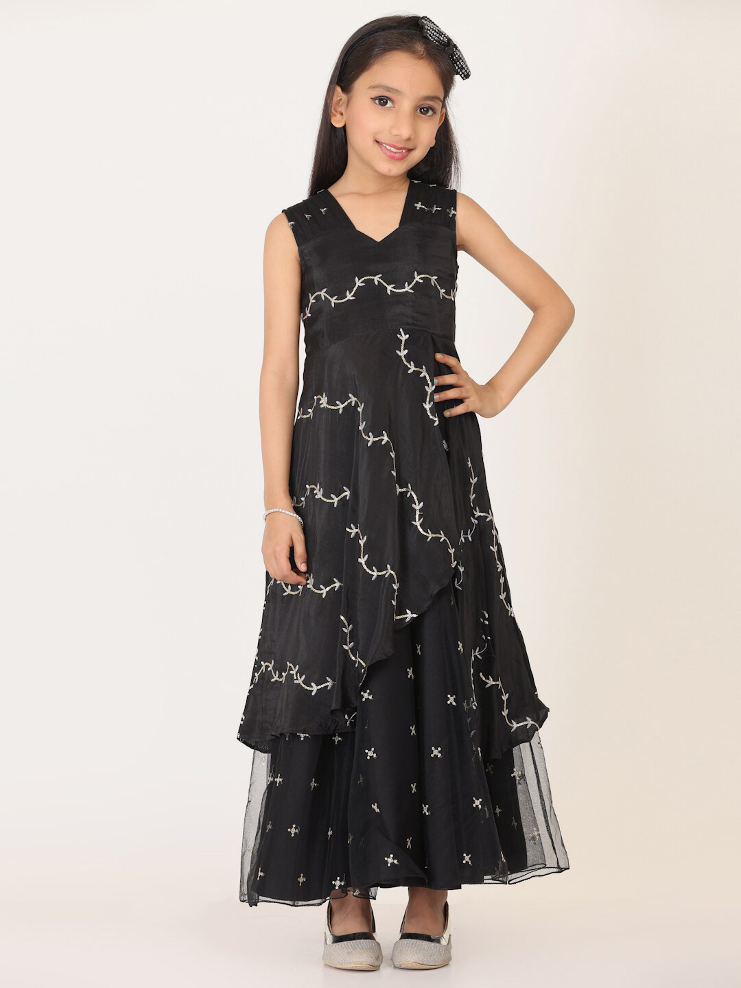 Ethnovog Embroidered V-Neck Sleeveless Maxi Dress