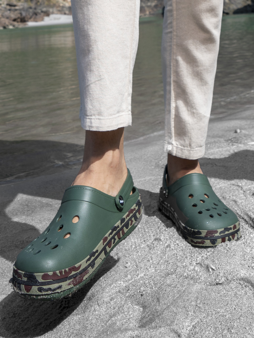 Campus Men GC-4001 Printed Clogs