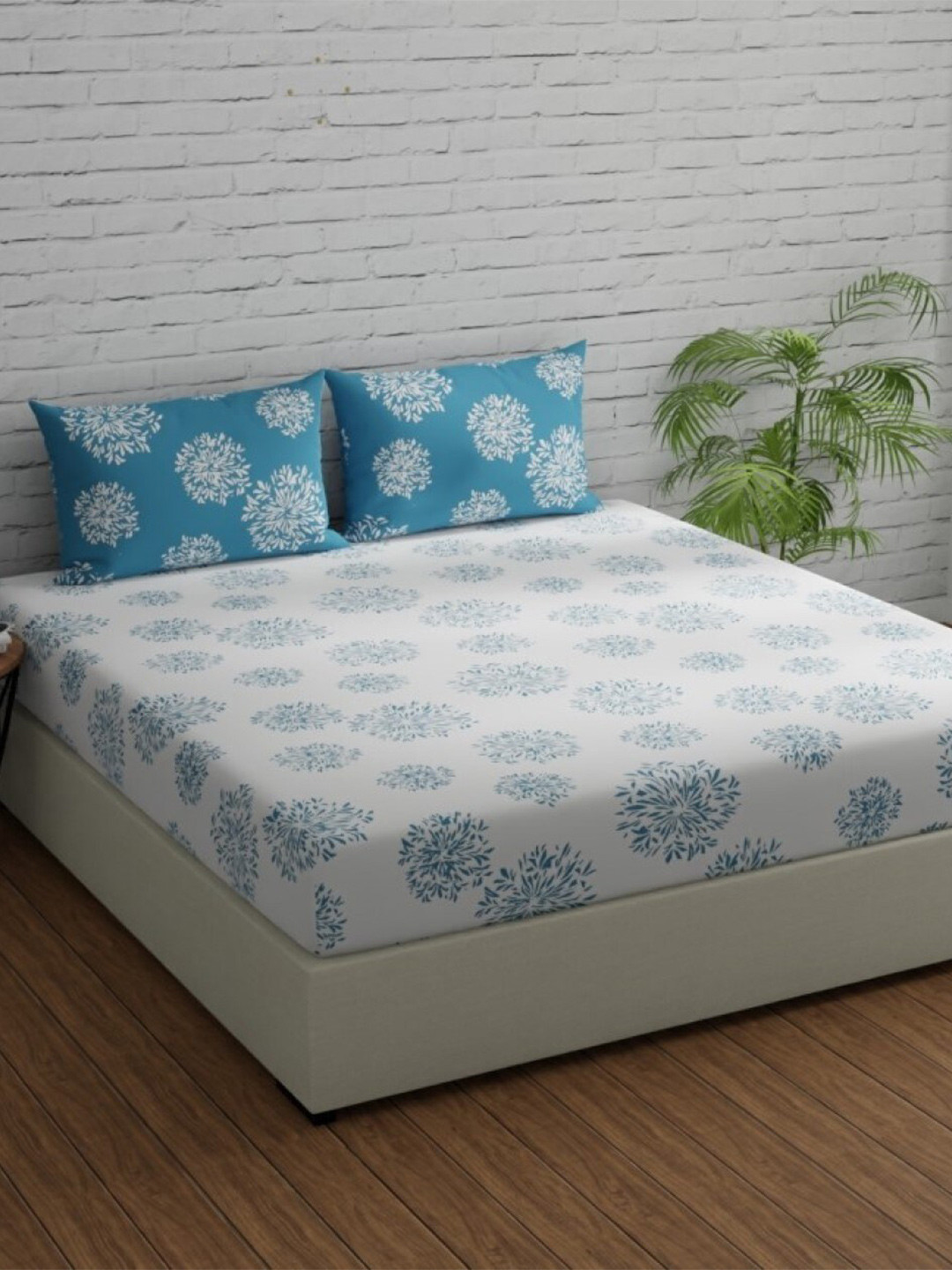 Huesland Comfort White & Blue Printed 144 TC Cotton Queen Bedsheet & 2 Pillow Covers