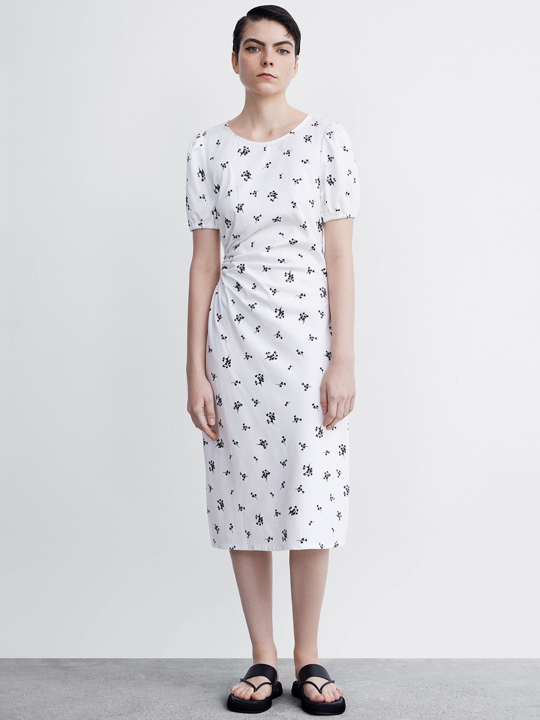 Urban Revivo Floral Printed Ring Cut-Out Detailed Sheath Dress