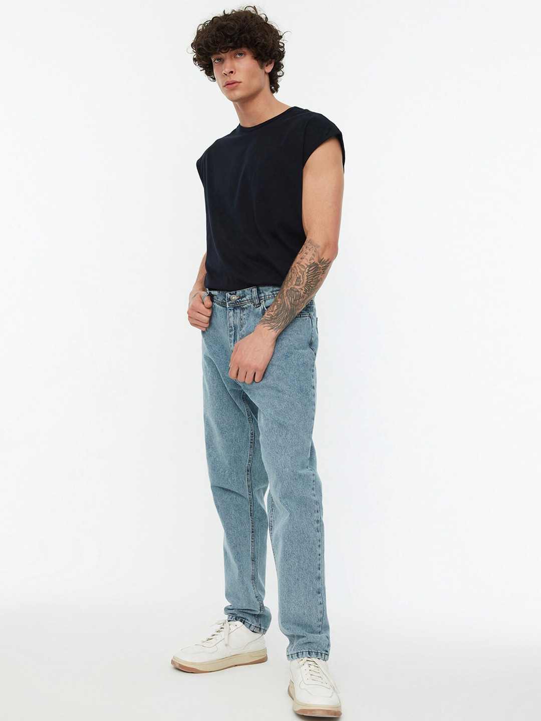 Trendyol Men Mid-Rise Clean Look Light Shade Pure Cotton Jeans