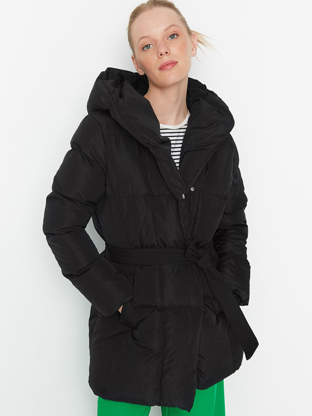 Trendyol Hooded Long Sleeves Puffer Jacket