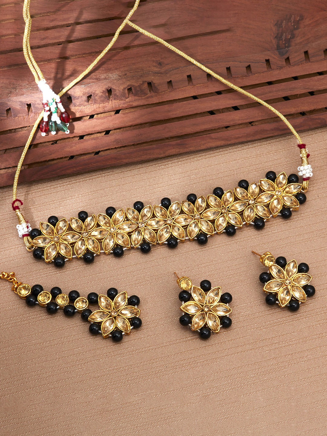 Sukkhi Gold Plated Necklace With Earrings