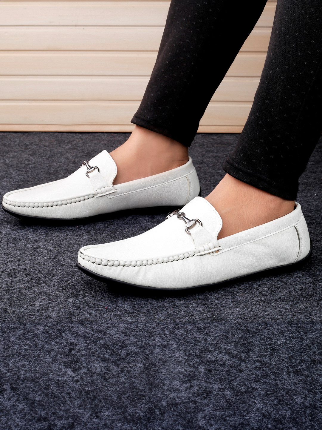 Bxxy Men Embellished Round Toe Horsebit Loafers
