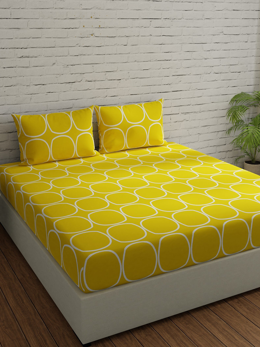 Huesland Comfort Yellow Geometric Cotton Skin-Friendly 144 TC Queen Bedsheet with 2 Pillow Covers-243 x 223 cm