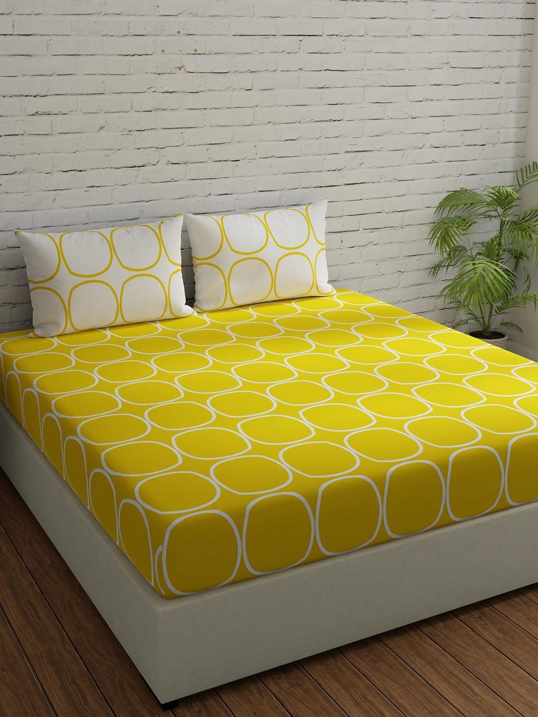 Huesland Comfort Yellow Geometric Cotton 144 TC Fitted King Bedsheet with 2 Pillow Covers-108 x 108 inches