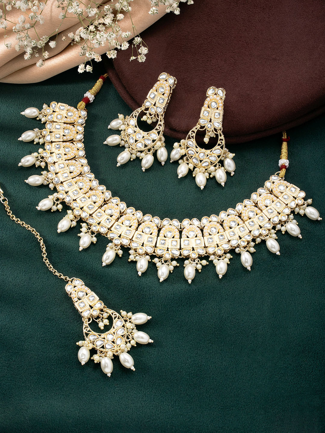 Peora Gold-Plated Kundan Choker Necklace Jewellery Set