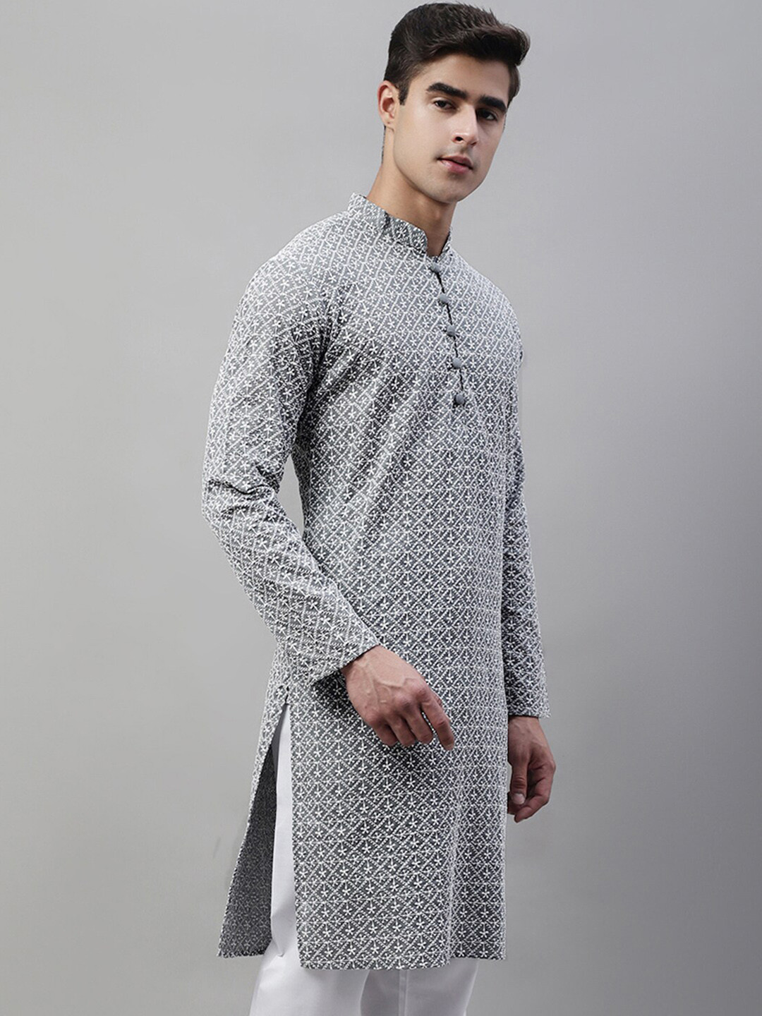 Jompers Embroidered Mandarin Collar Chikankari Kurta