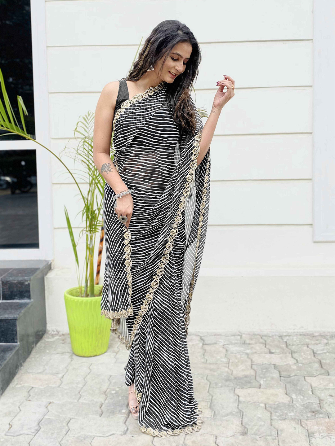 SUTRAM Leheriya Embroidered Saree