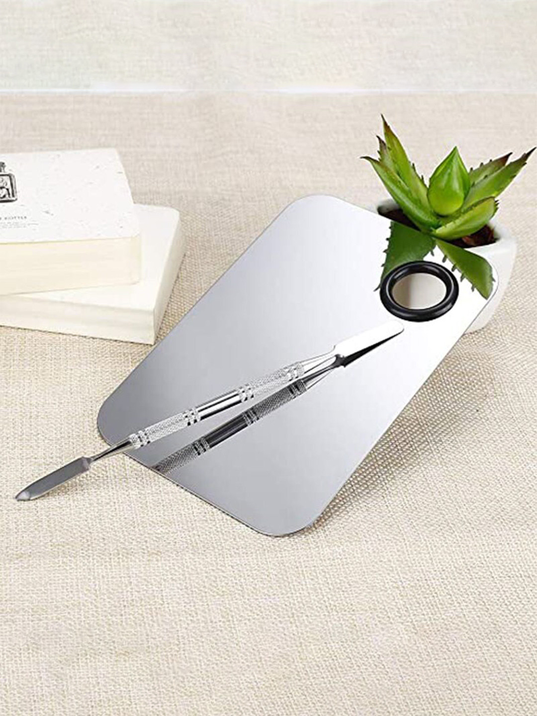 Veoni BELLE Professional Stainless Steel Makeup Mixing Palette With Spatula - Style 1