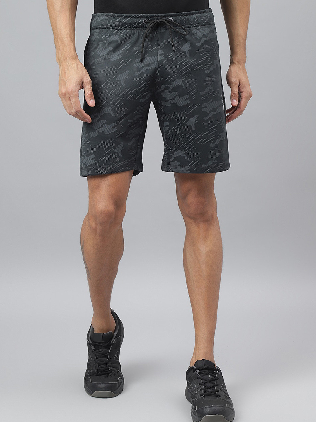 Alcis Men Anti-Static Graphic Print Slim-Fit Training Shorts