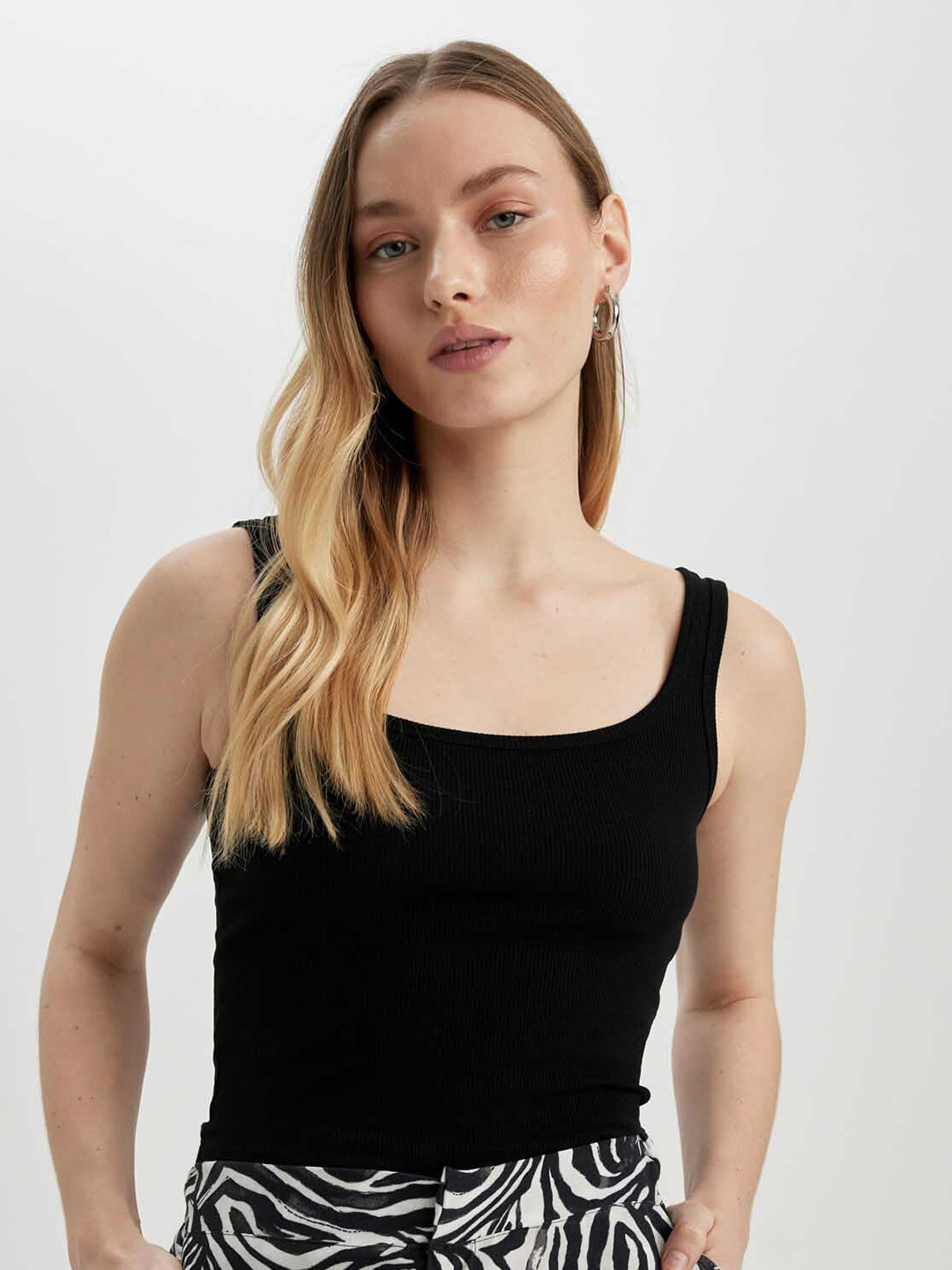 DeFacto Cotton Scoop Neck Sleeveless Fitted Top
