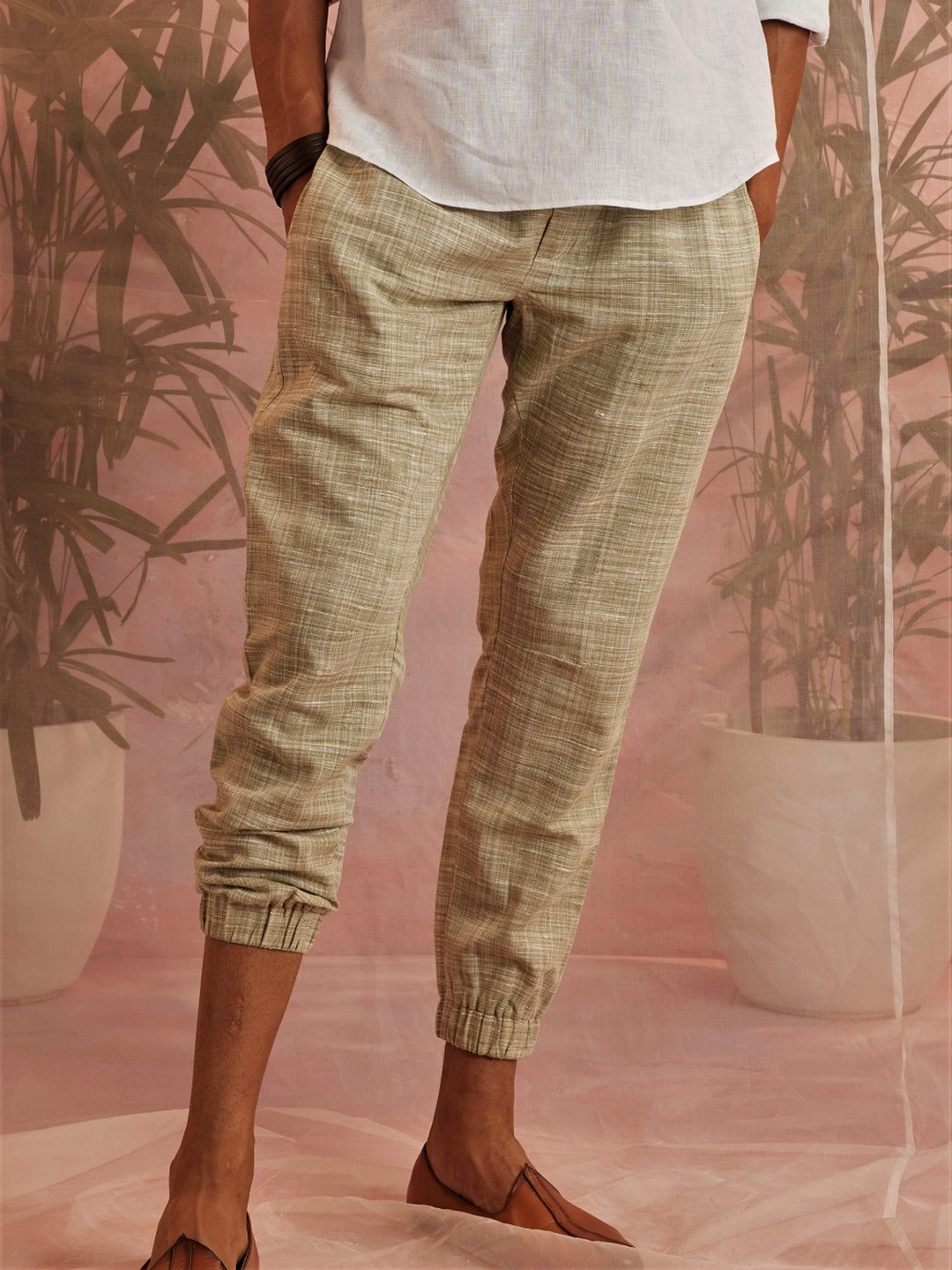 charkhee Men Mid-Rise Textured Pure Cotton Joggers