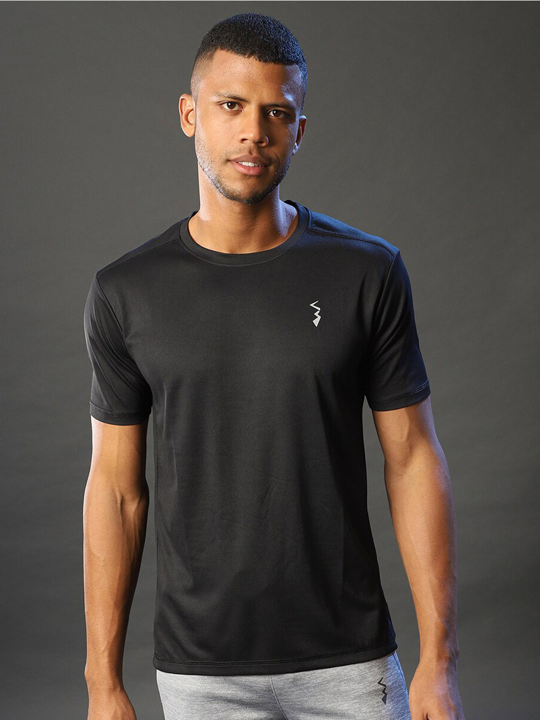 Campus Sutra Black Round Neck Short Sleeves Running Dry Fit Sports T-shirt