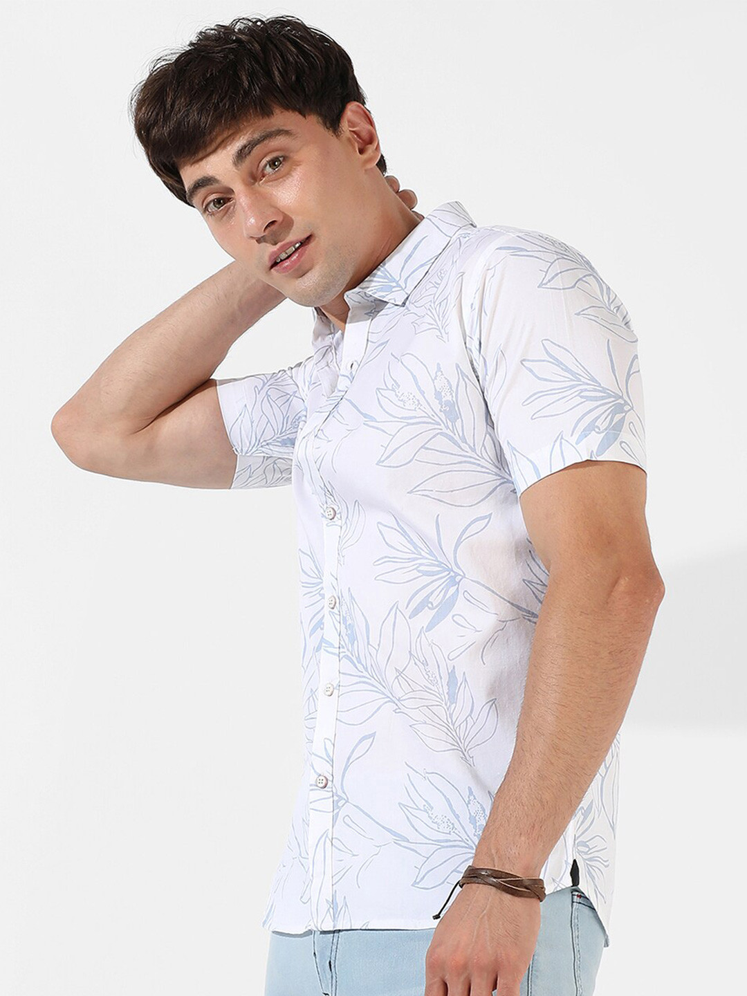 Campus Sutra Classic White Tropical Printed Spread Collar Cotton Casual Shirt