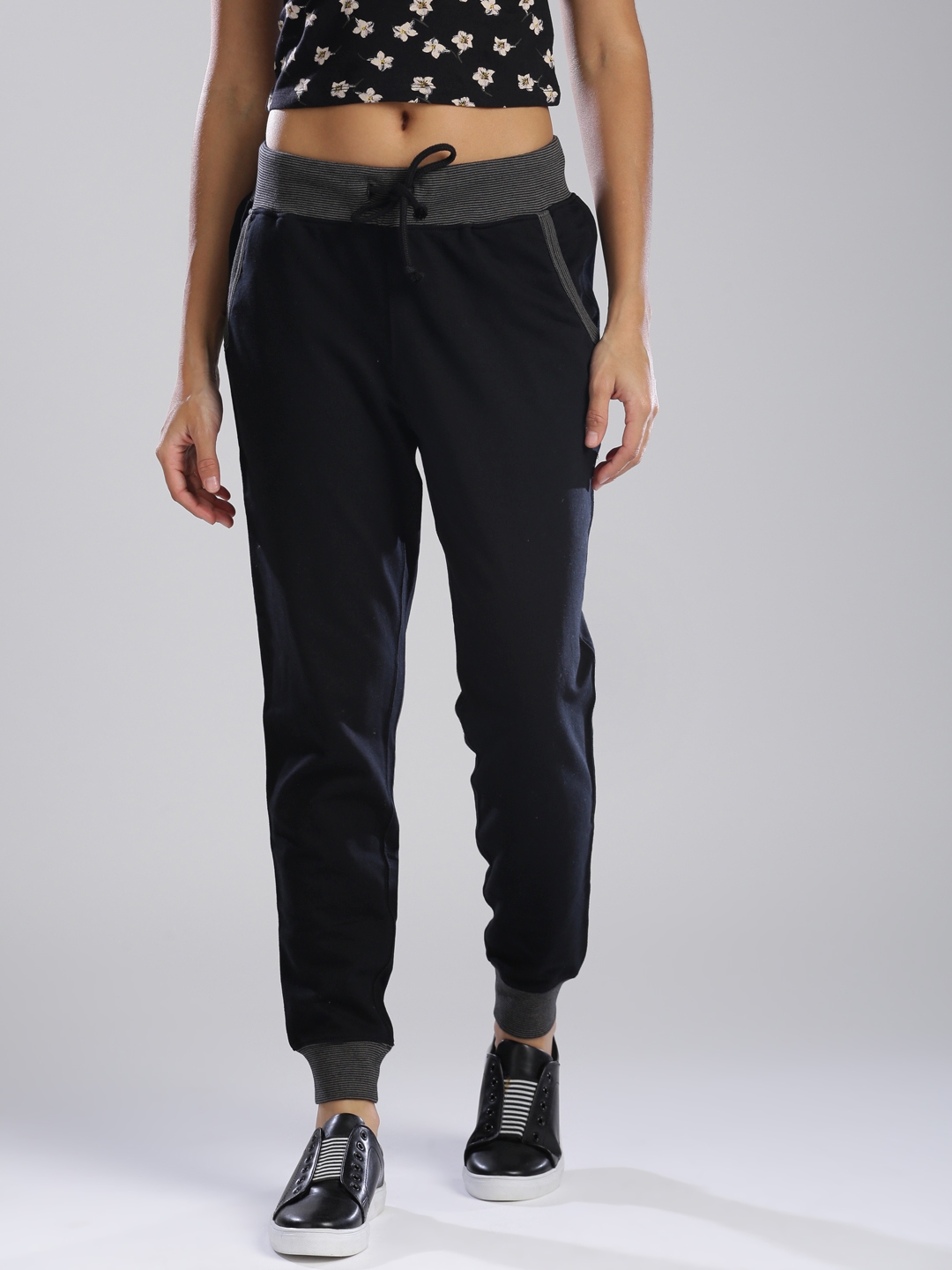 Buy Levis Black Joggers - Track Pants for Women 2273722 | Myntra