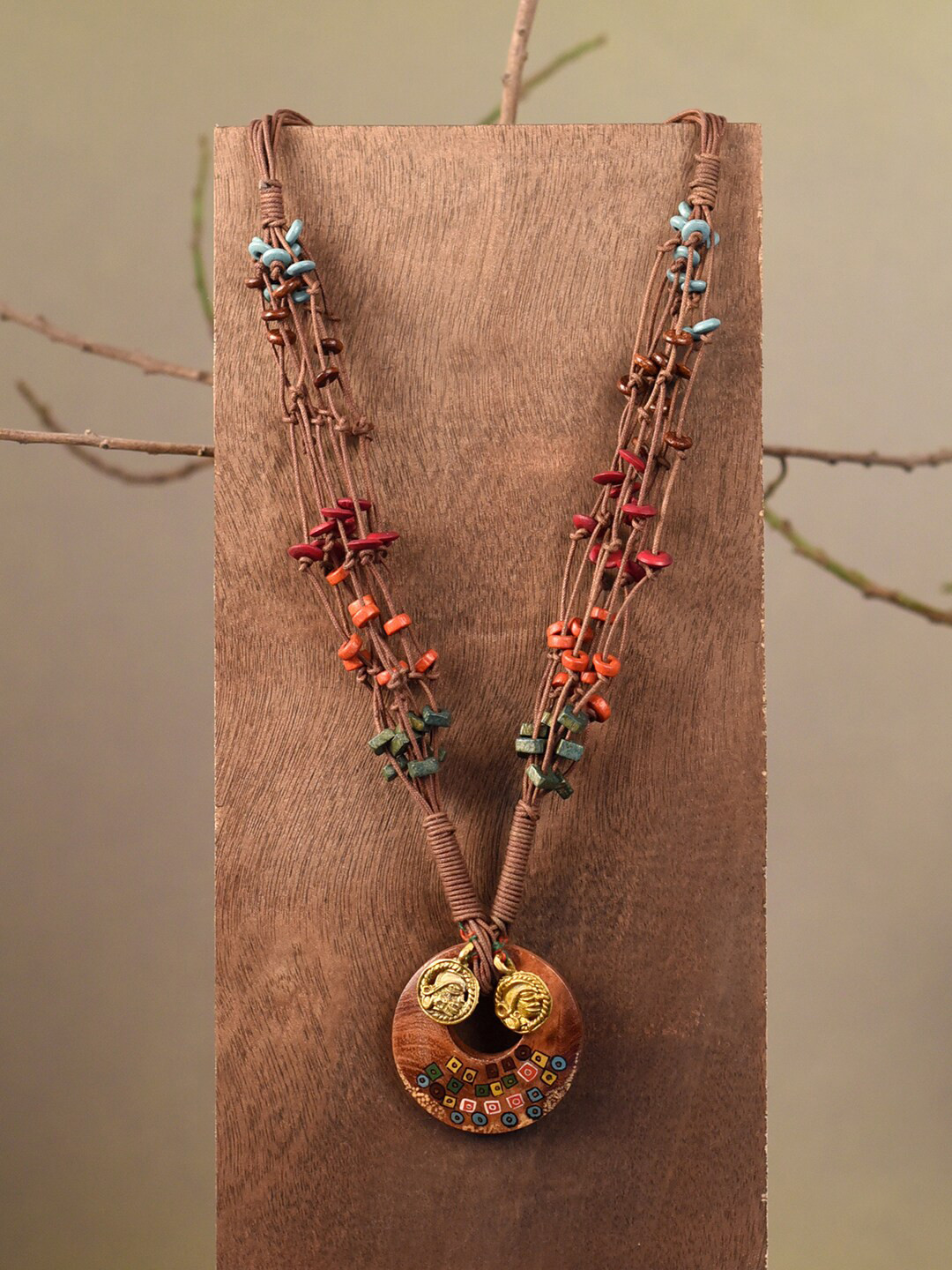 AAKRITI ART CREATIONS Brass-Plated Wooden Loop Necklace