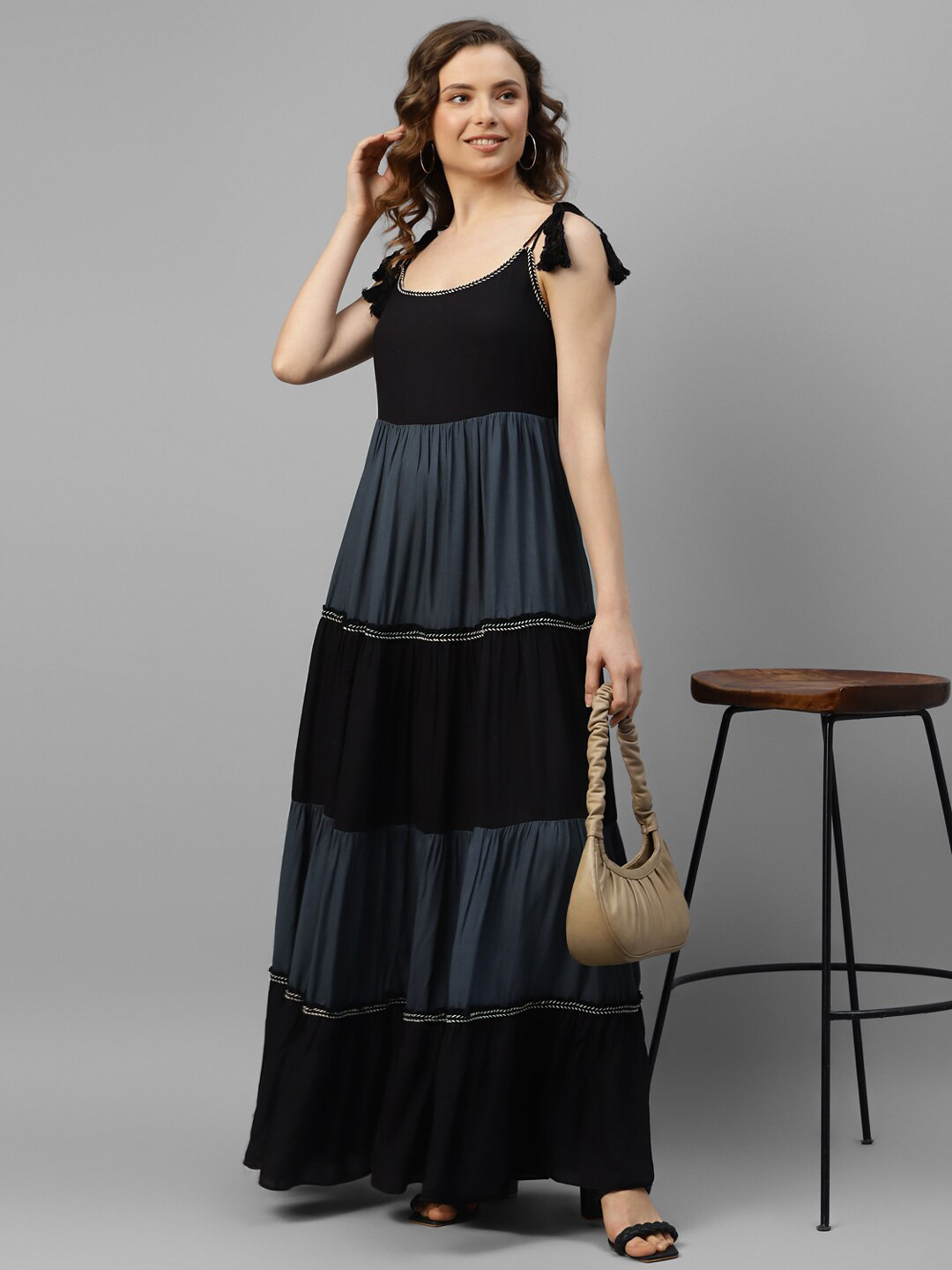 DEEBACO Colourblocked Tiered Maxi Dress