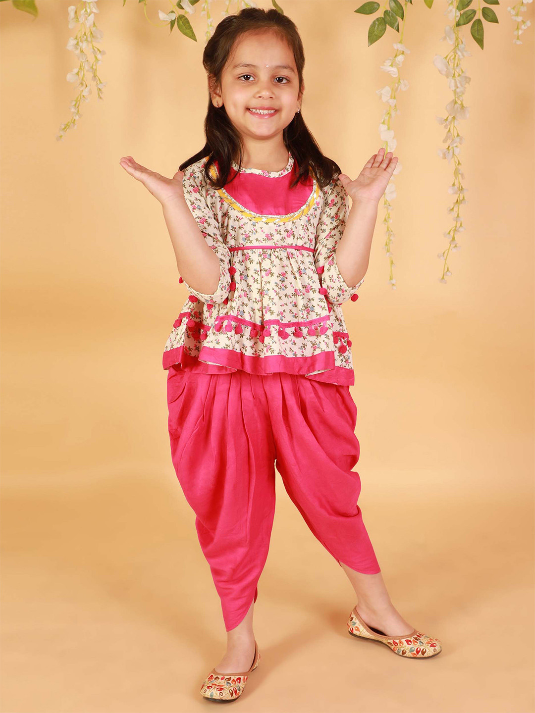 Ameeha Girls Floral Printed Pure Cotton Kurti & Dhoti Pant