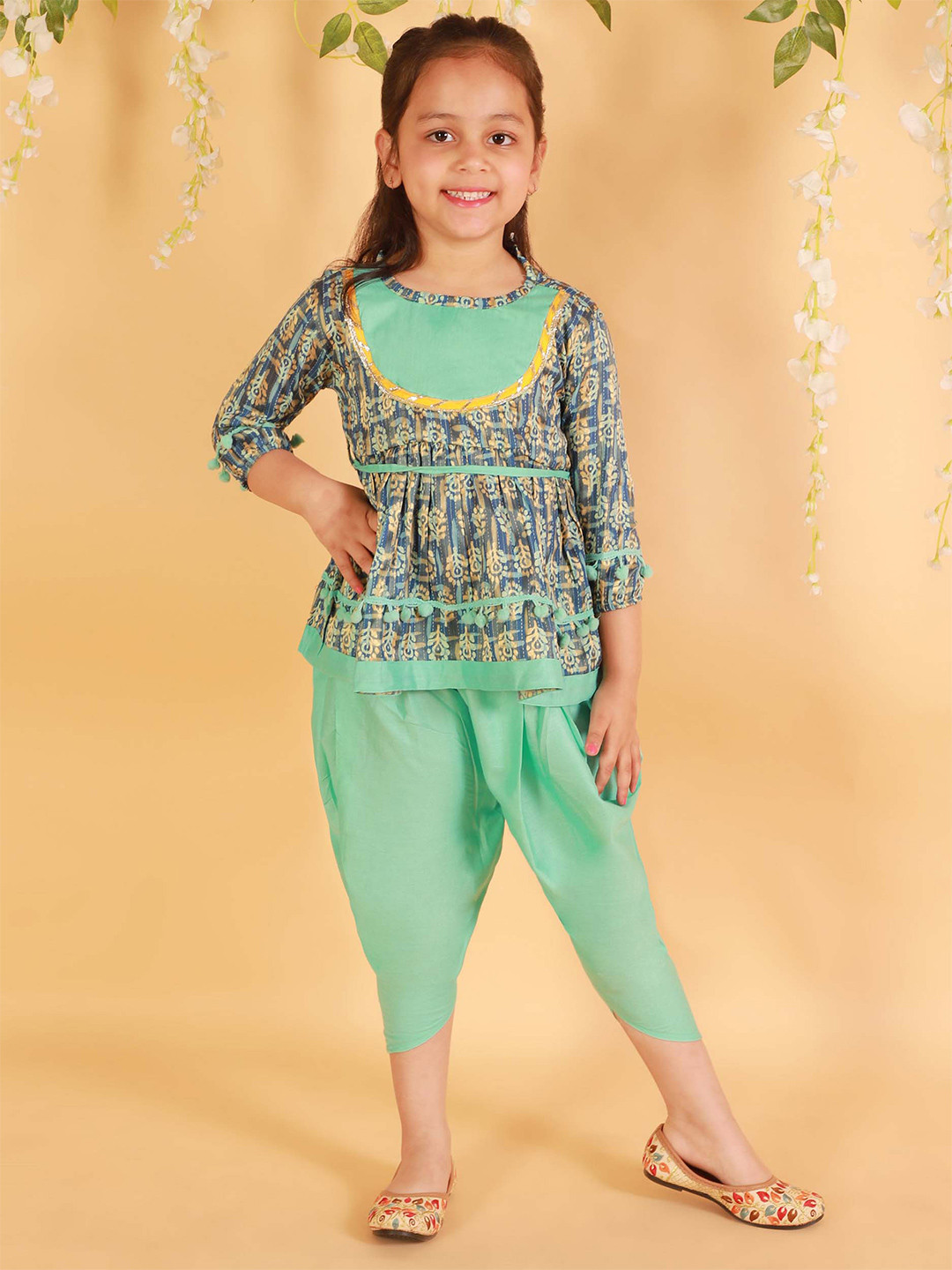 Ameeha Girls Printed Pure Cotton Kurti & Dhoti