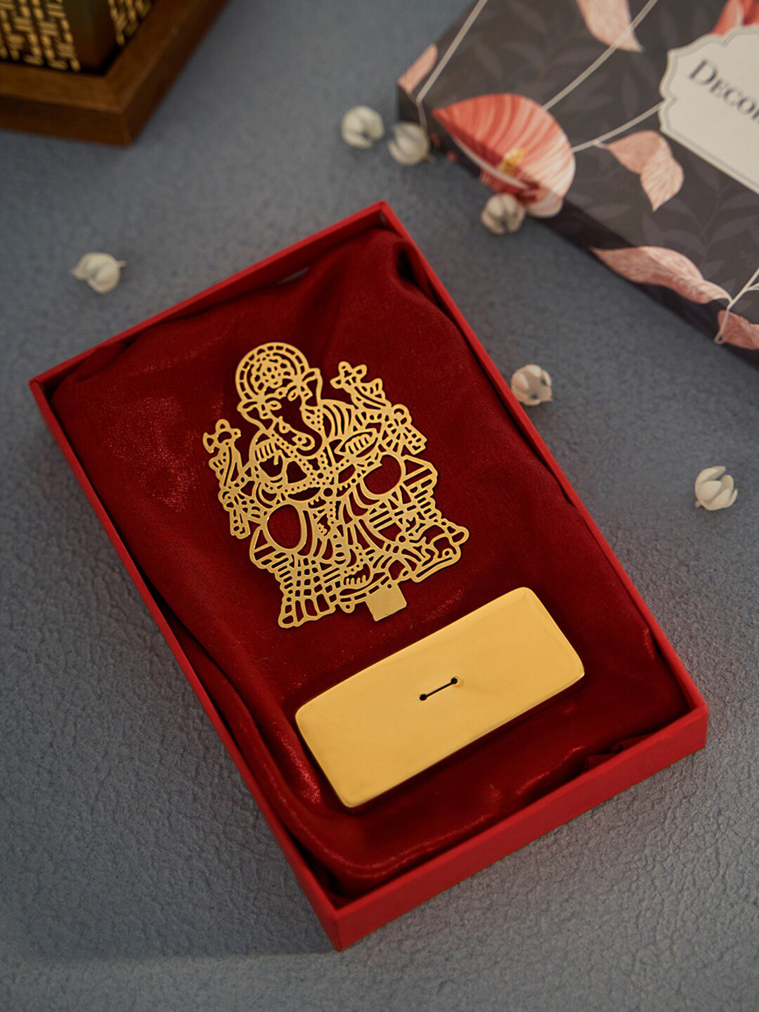 DecorTwist Gold Toned Ganesh Ji Brass Desk Or Car Dashboard Stand