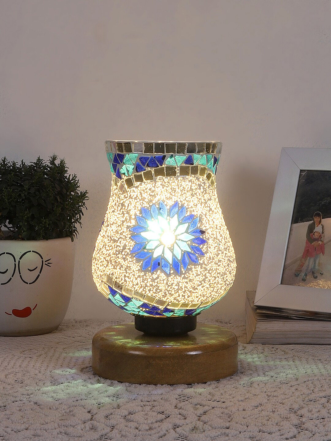 Devansh White & Blue Mosaic Design Round Shaped Wooden Table Lamp With Glass Shade