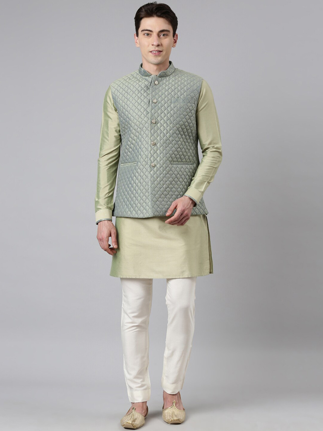 TheEthnic.Co Men Lime Green Regular Pure Cotton Kurta with Pyjamas with Quilted Jacket