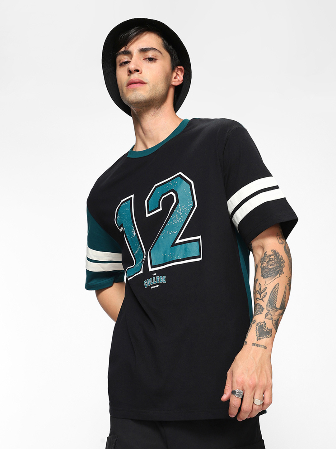 Bewakoof Men Black Printed Applique Oversize T-shirt