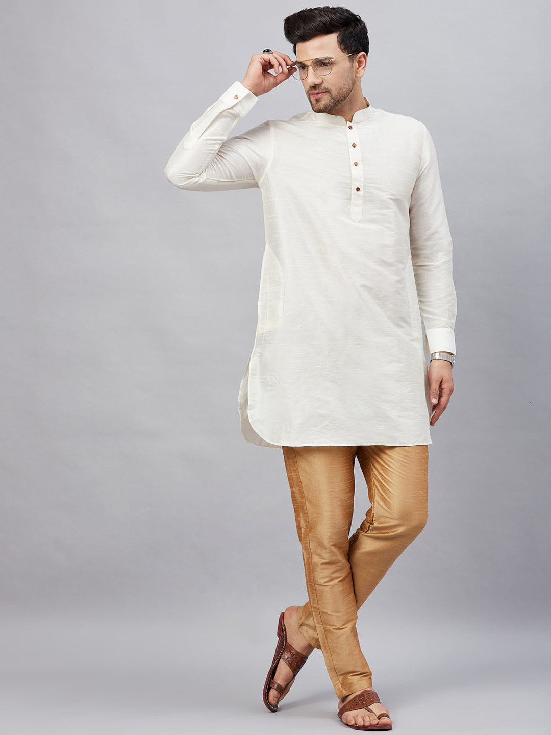 VASTRAMAY Mandarin Collar Curved Straight Kurti with Trousers