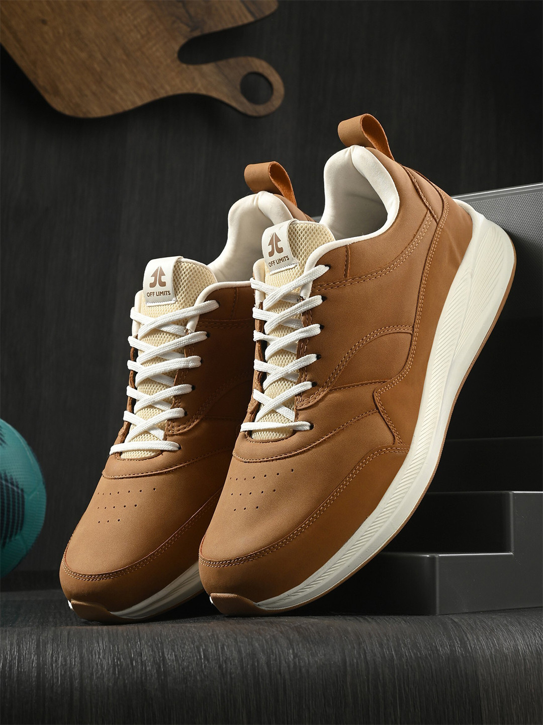 OFF LIMITS Men Contrast Sole Non-Marking Running Shoes