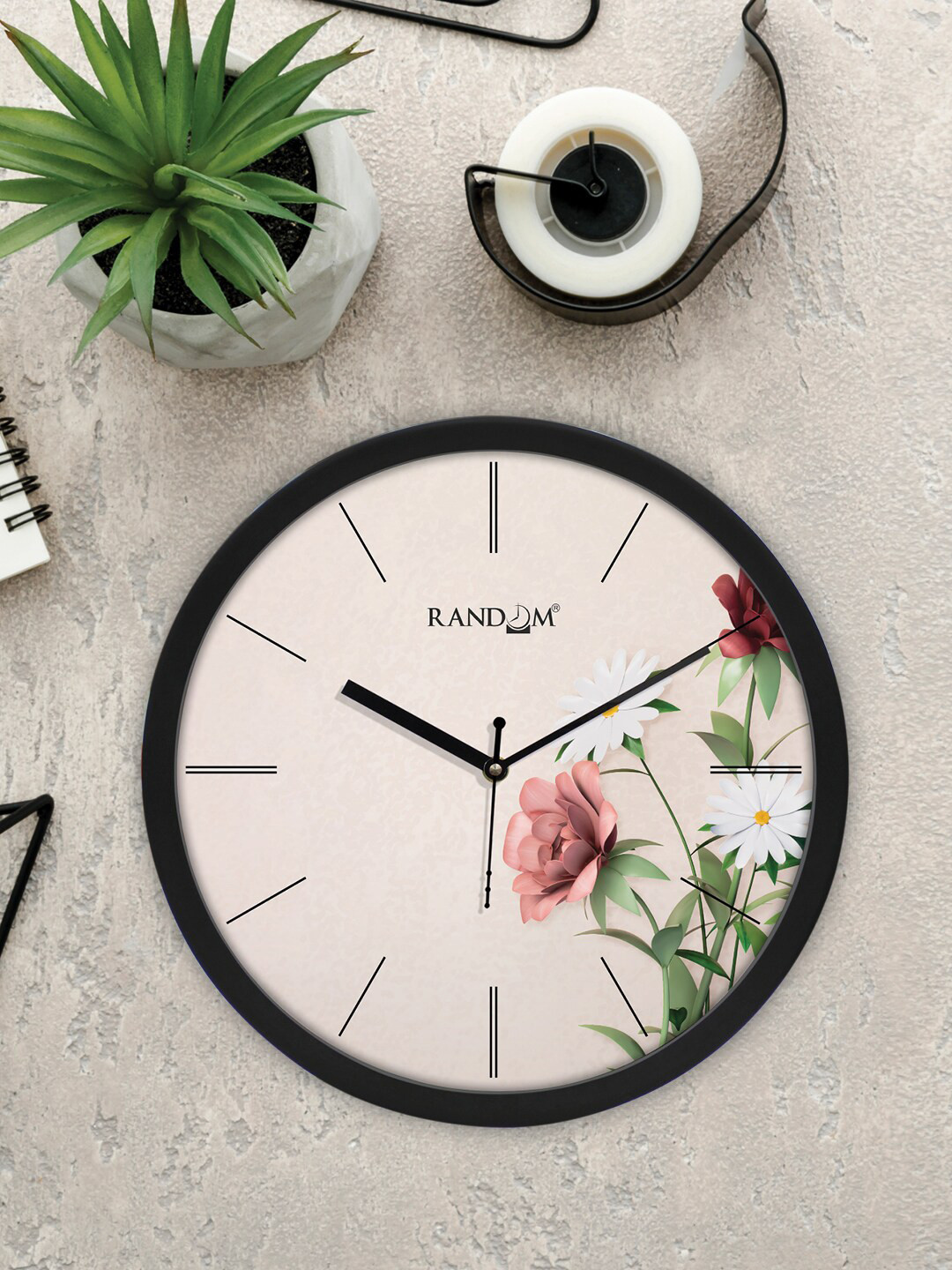 RANDOM Classic & Modern Stylish Plastic Long service life Battery Analogue Wall Clock-30cm