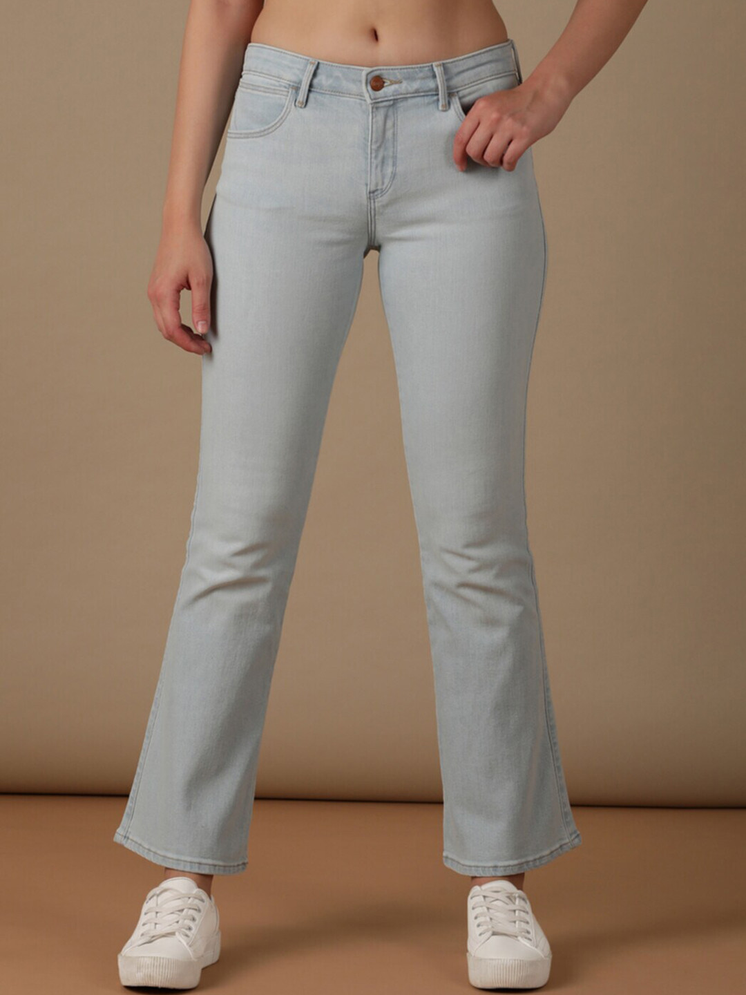 Wrangler Women Bootcut Light Fade Stretchable Cotton Jeans