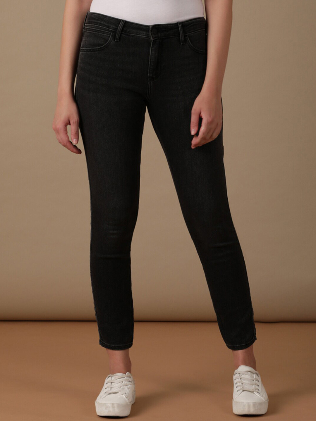 Wrangler Women Skinny Fit Stretchable Jeans