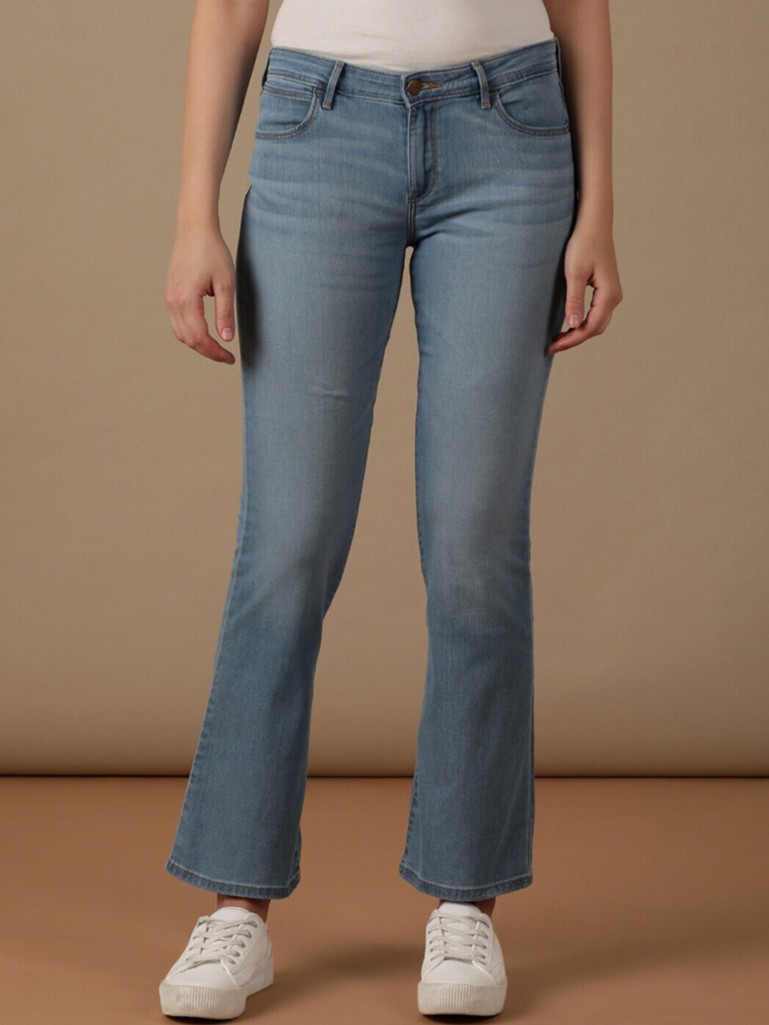 Wrangler Women Bootcut Cotton Stretchable Jeans