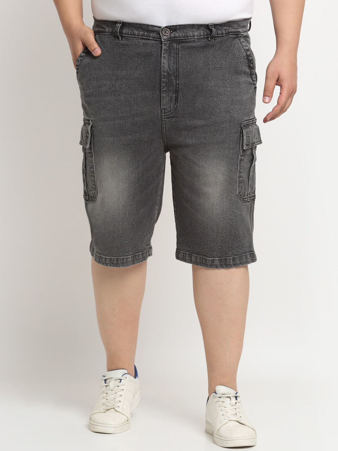 plusS Men Washed Mid Rise Cotton Denim Shorts