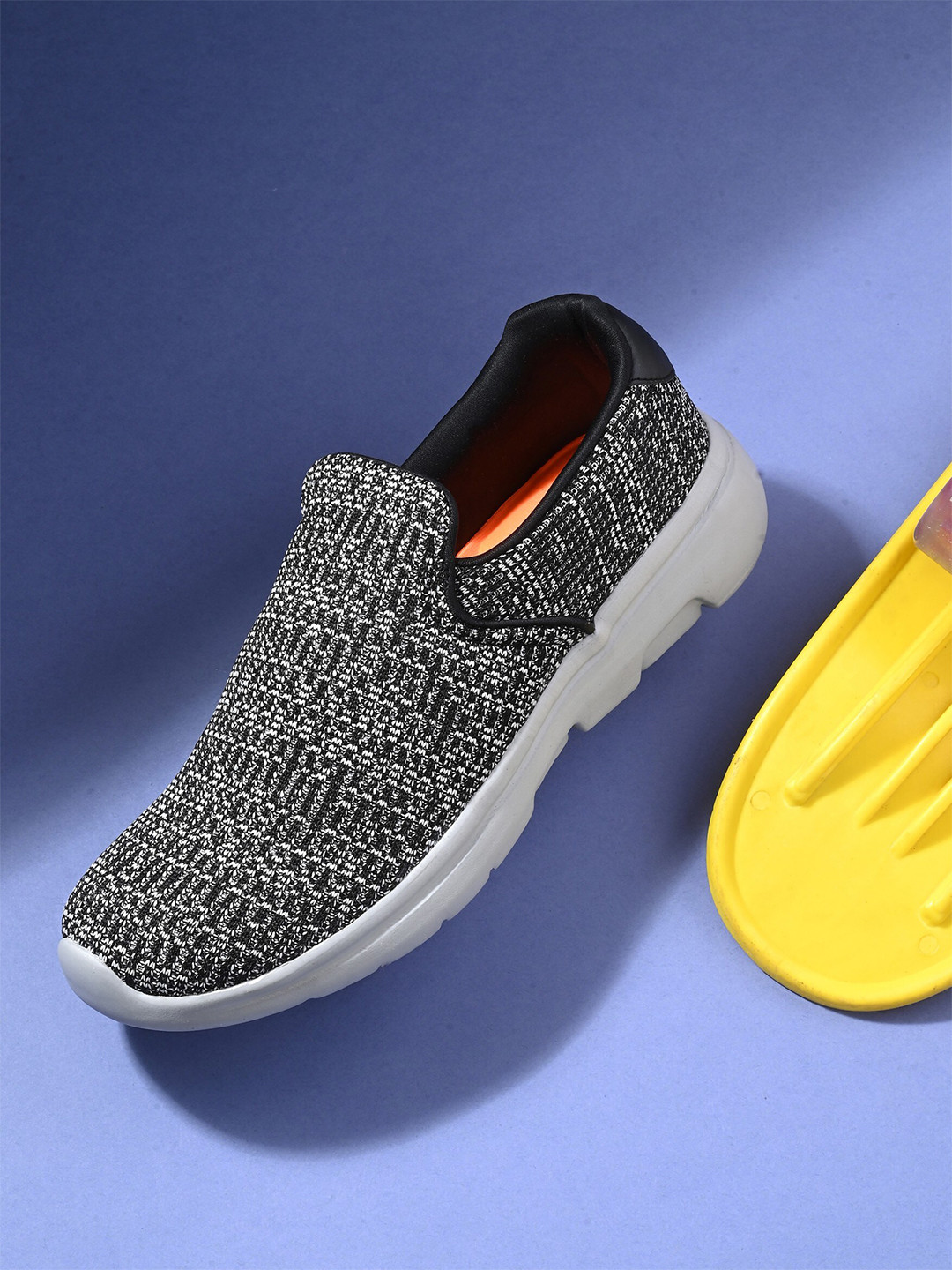 HRX by Hrithik Roshan Men Black And Grey Non-Marking Walking Sports Shoes