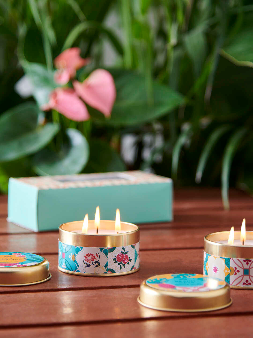 Chumbak 2-Pieces Assorted Scented Candles