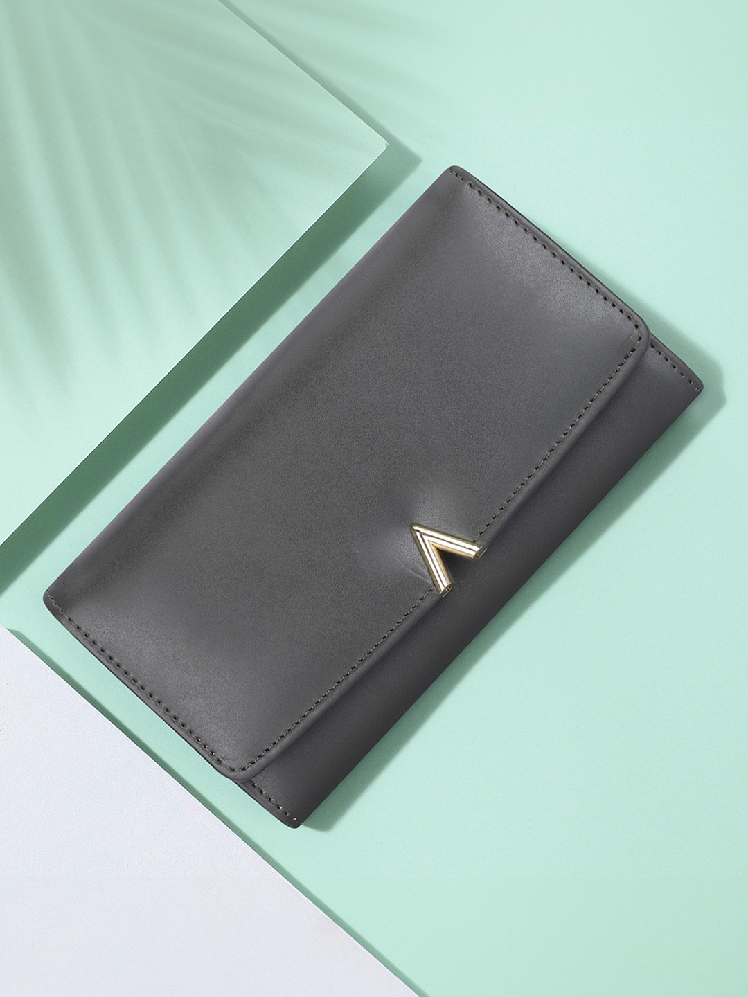 THE CLOWNFISH FashionFinesse Women Green & Gold-Toned Leather Three Fold Wallet