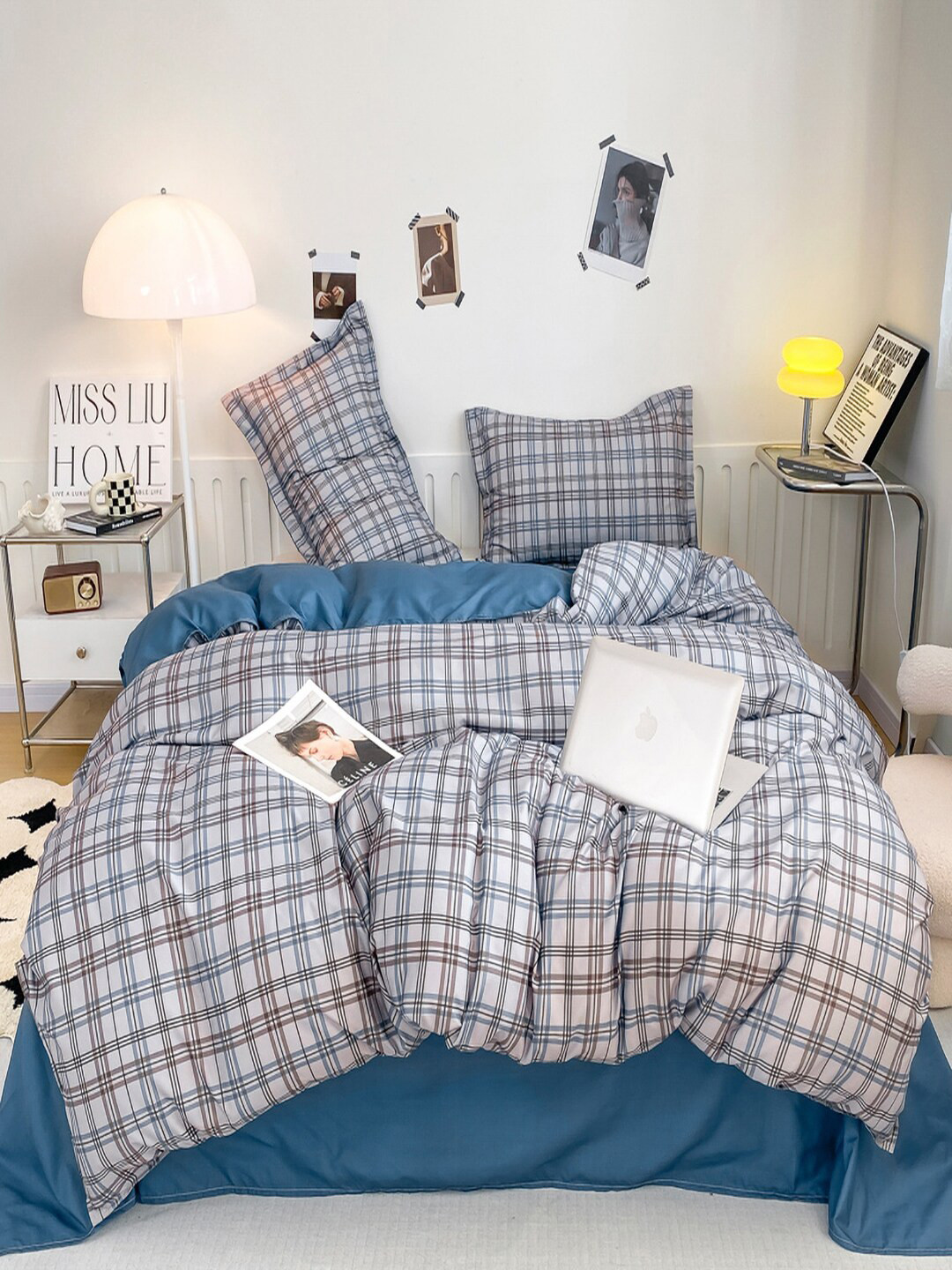 JC HOME Blue & Grey Checked Double Extra Large Bedsheet With 2 Pillows & Quilt