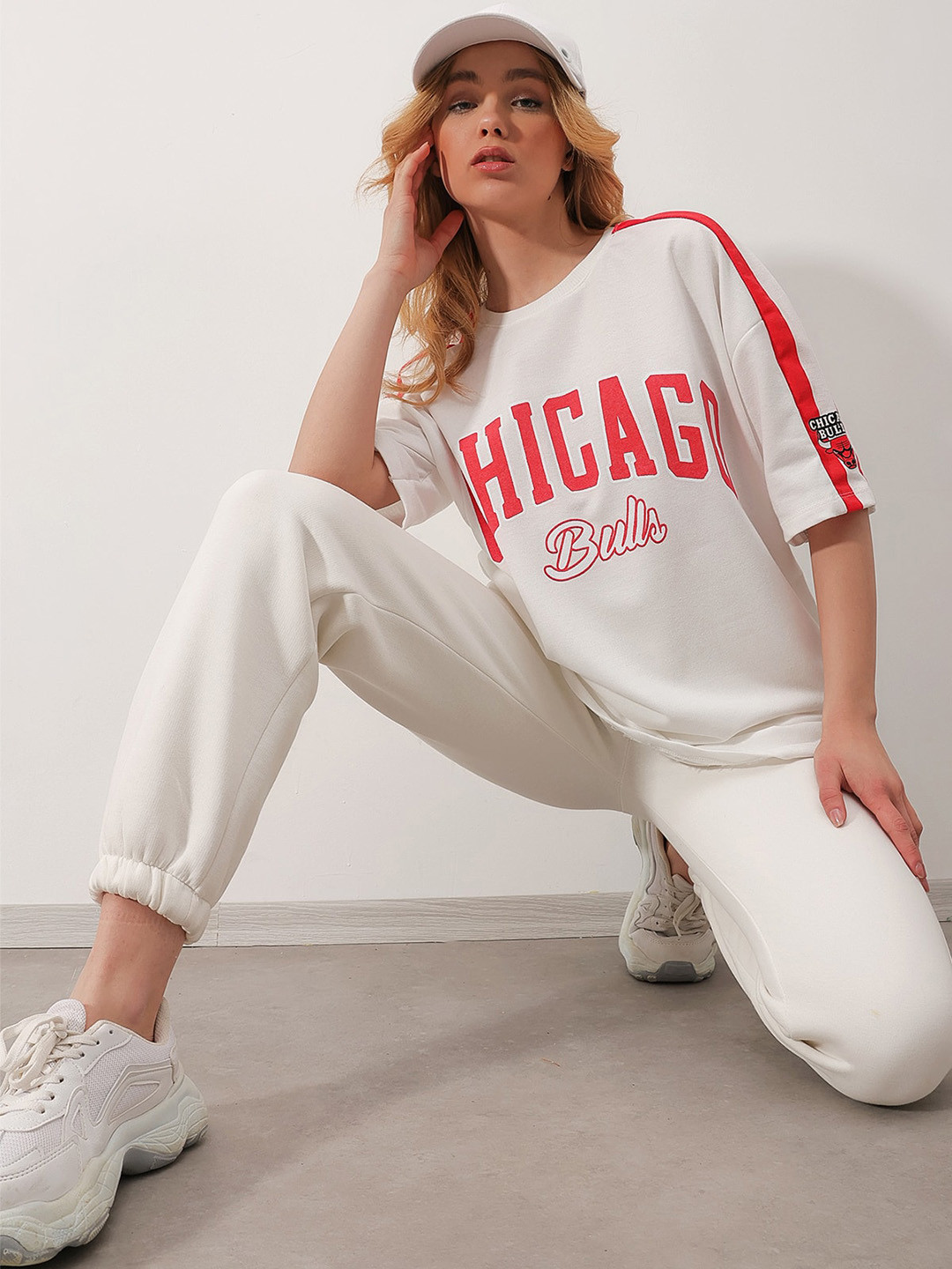Trend Alacati stili Typography Drop-Shoulder Sleeves Cotton T-shirt